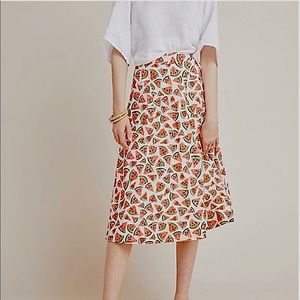 Skirt. Waist 28 hip 40